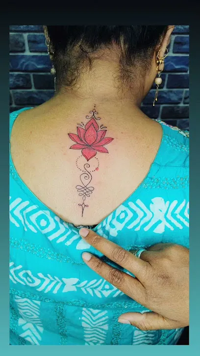 Black ink tattooz & piercing