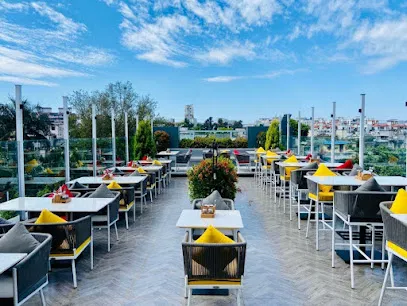 Heads Up - Sky View Dining & Bar